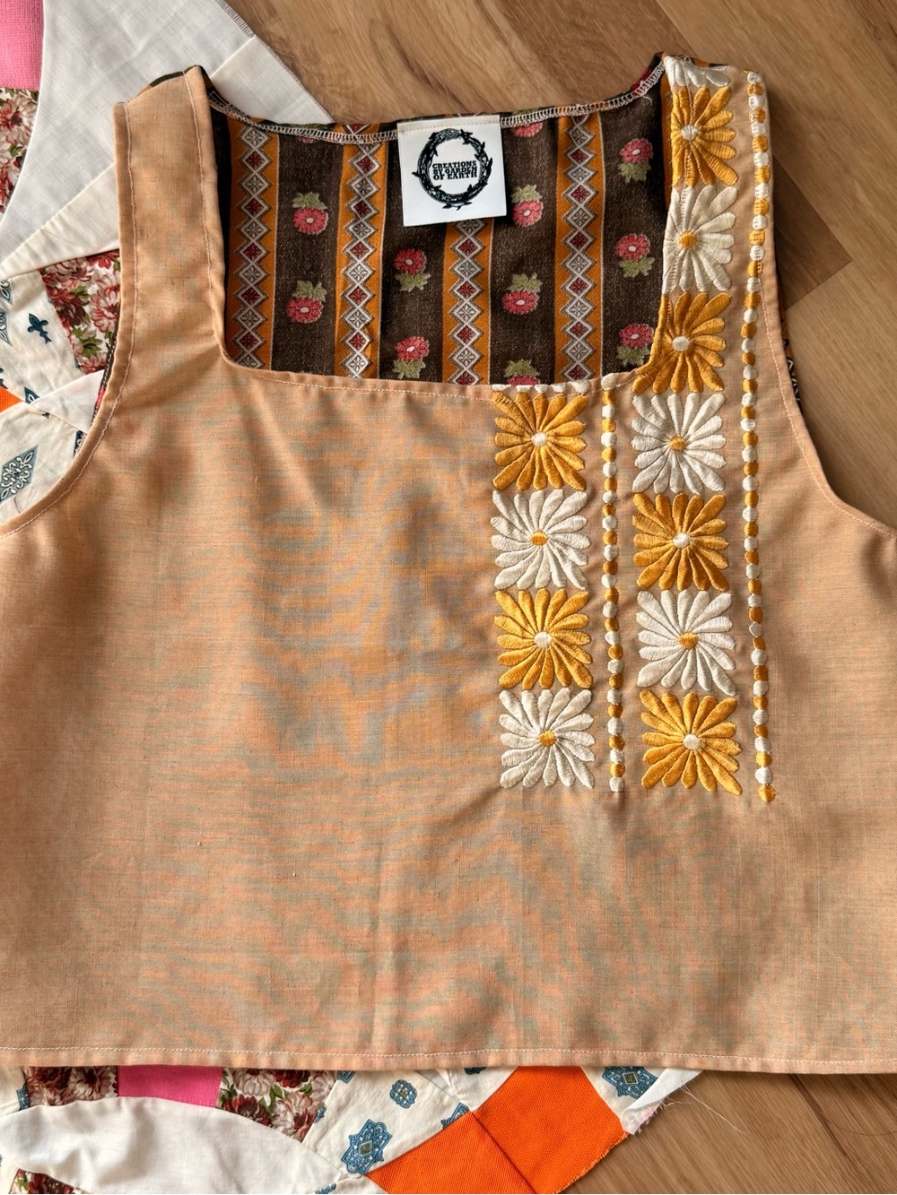 Handmade vintage fabric -Embroidered top - Picture 4 of 8